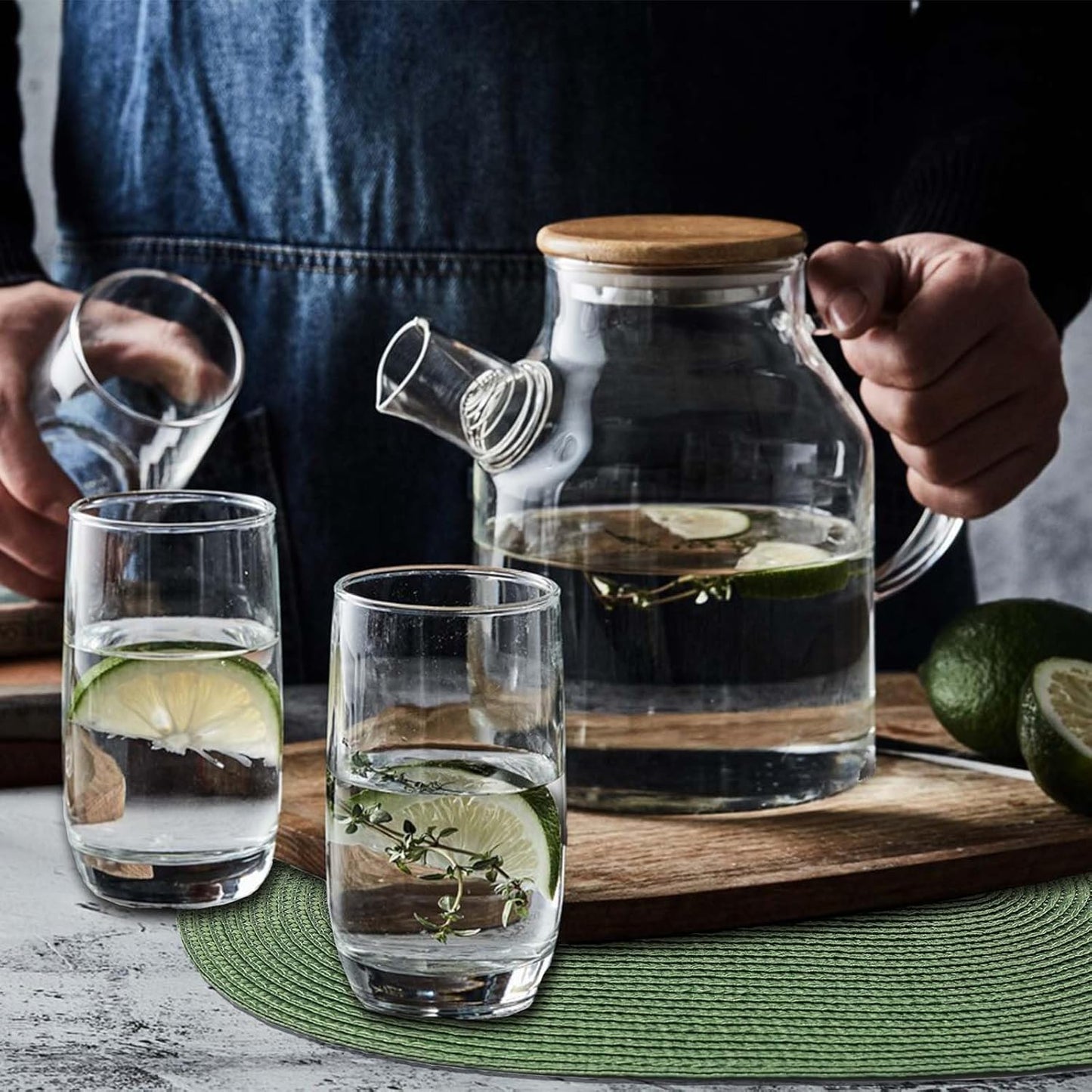 AHHFSMEI Placemats Set of 4 for Dining Table Washable Woven Vinyl Non-Slip 18x12 inches Placemat Heat-Resistant Durable Table Mats for Dining Table Easy to Clean (Oval Green, 4)