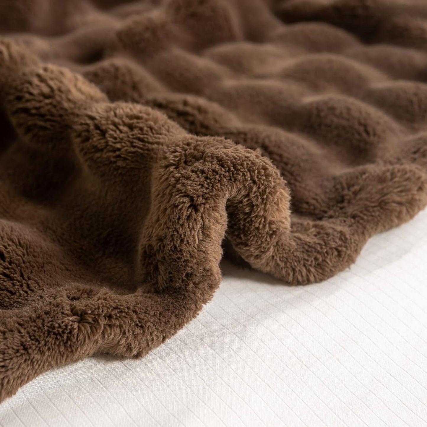 YUSOKI Luxury 3D Bubble Throw Blanket 3.1lb,All Ages,Home Decoration, (Brown,60 * 80inches)