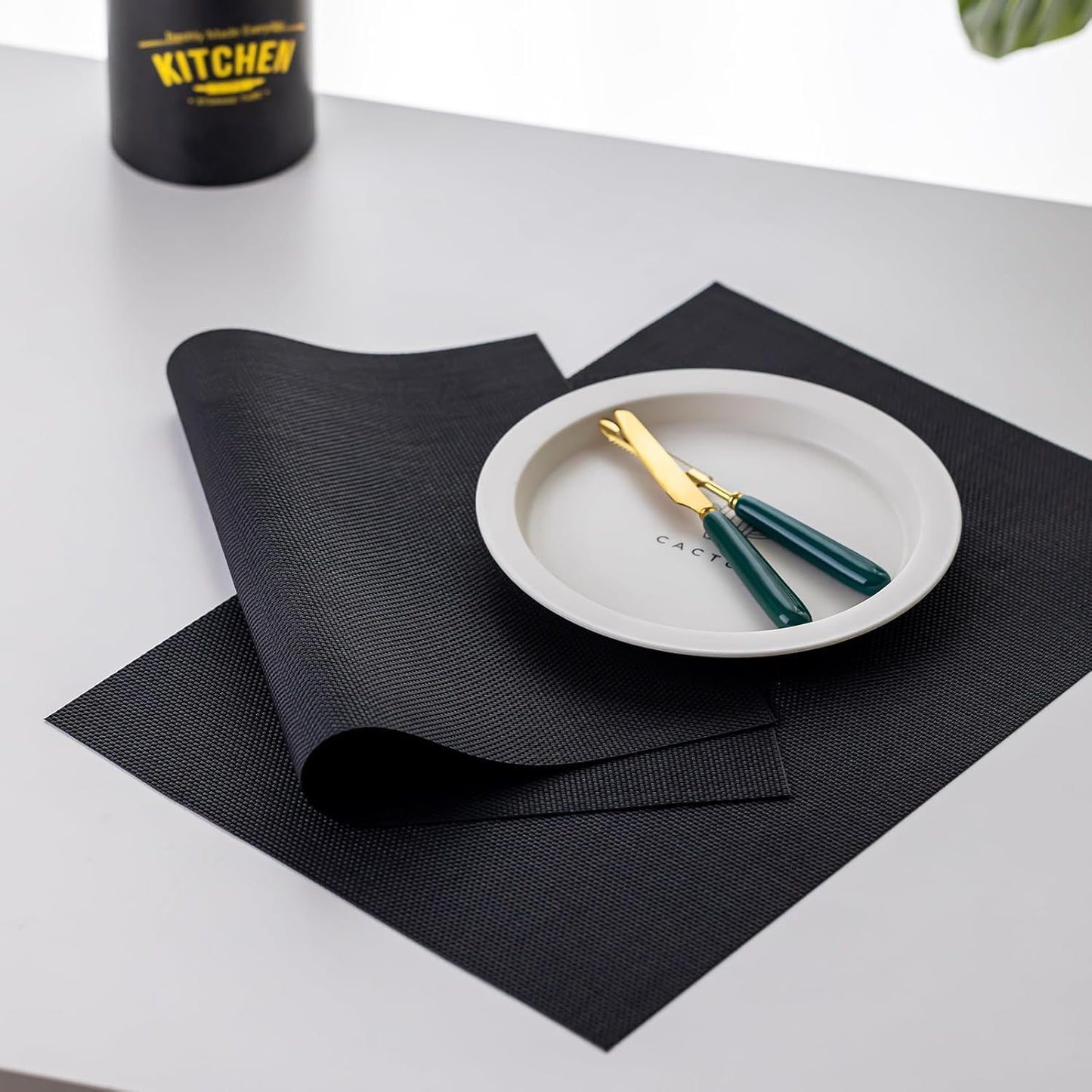 LEXMORE Placemats Set of 6 Vinyl/Plastic Woven Place Mats for Kitchen Table Indoor/Outdoor Washable Placemat Wipeable Dining Table Mats(A-Black)