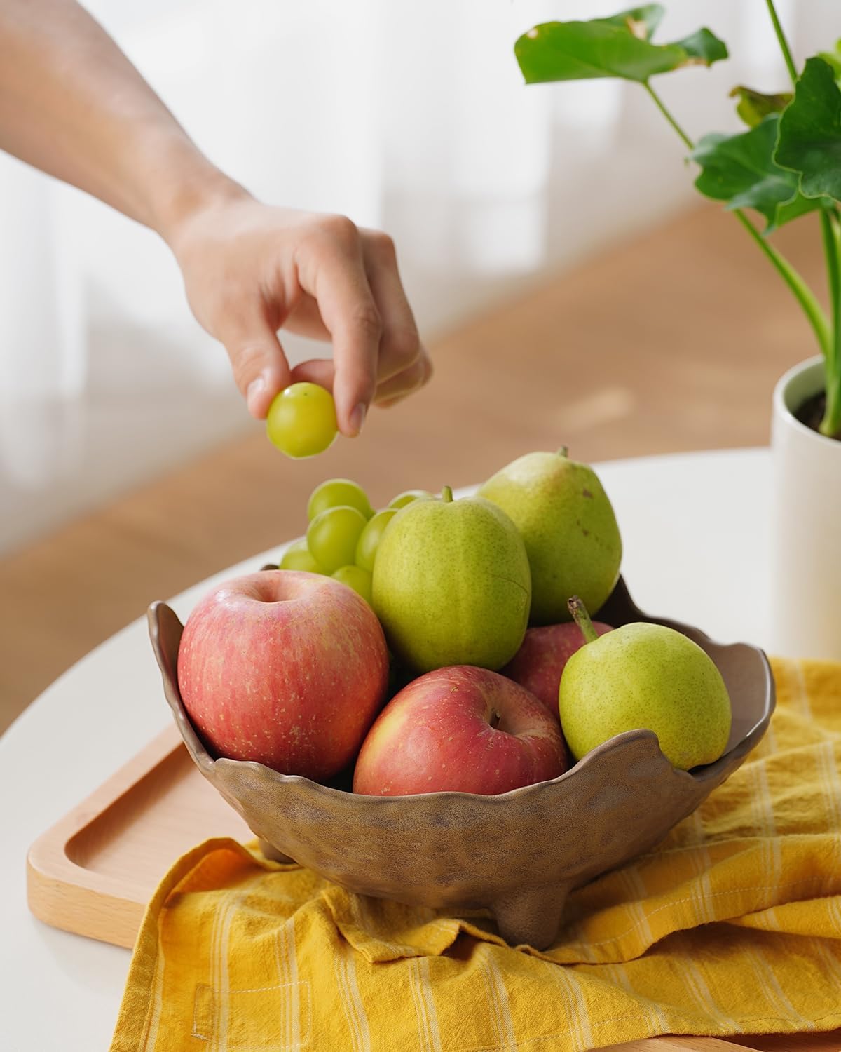 Fruit Bowl for Kitchen Counter, Porcelain Decorative Bowl for Home Décor Modern Pedestal Bowl with 3-Legs Large Centerpiece Bowl for Breads, Nuts, Brown
