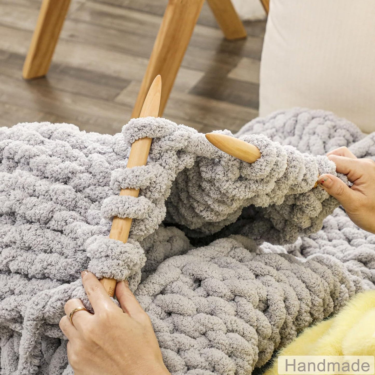 WESHIONGOO Chunky Knit Blanket Throw 50"×60" Knitted Throw Blankets for Couch Bed Fluffy Soft Blanket with Jumbo Chenille Yarn Thick 100% Handmade (Lingt Grey)