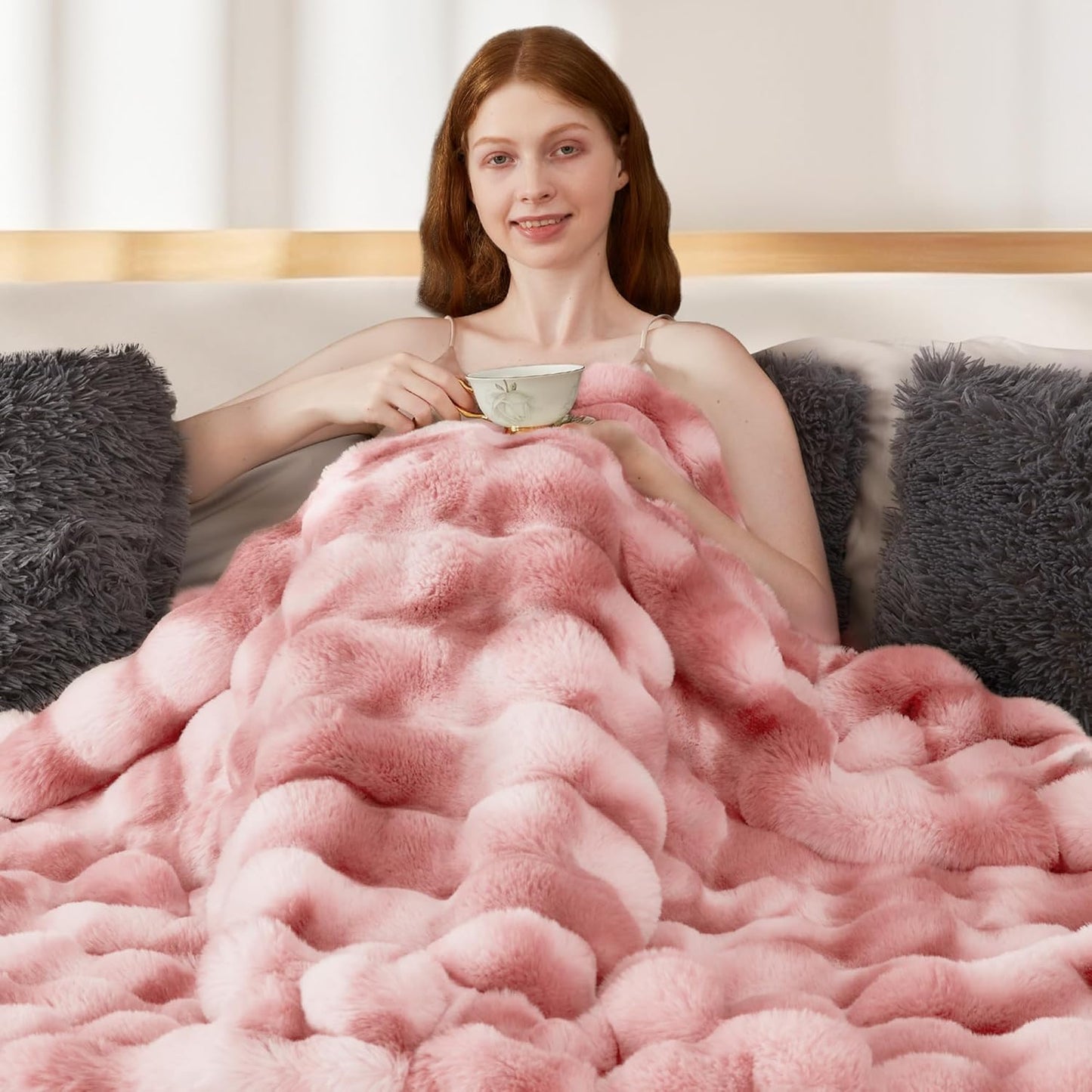 Luxury 1000GSM Faux Rabbit Fur Throw Blanket for Woman, Super Heavy Warm Cozy Blankets for Her for Couch Bed Sofa, Bubble Plush Fuzzy Elegant Soft Reversible Mink Blanket for Living Room Bedroom, Pink