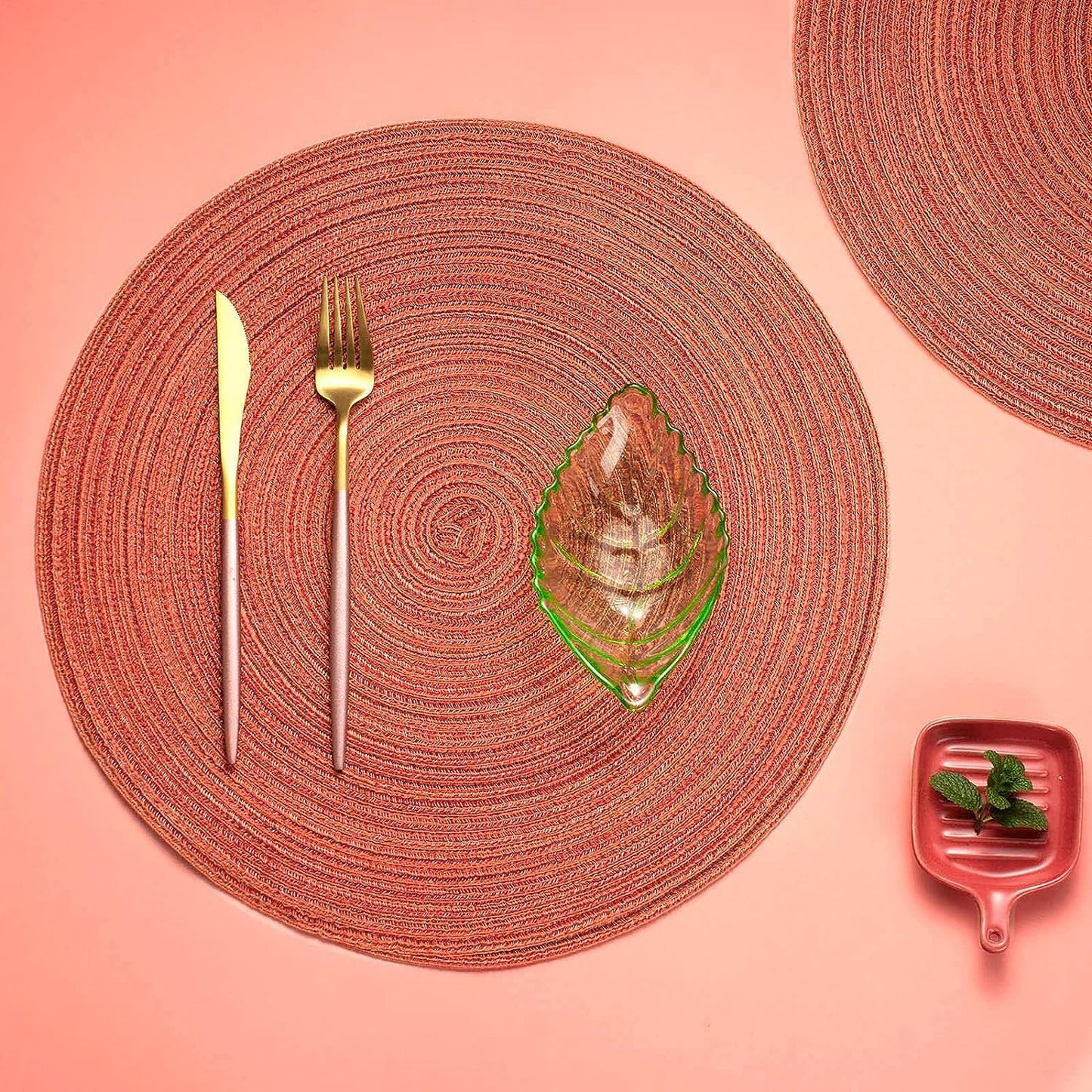 AHHFSMEI Round Braided Placemats Set of 4 Round Table Mats for Dining Tables Natural Woven Heat Resistant Place mats 15 Inch(Orange)