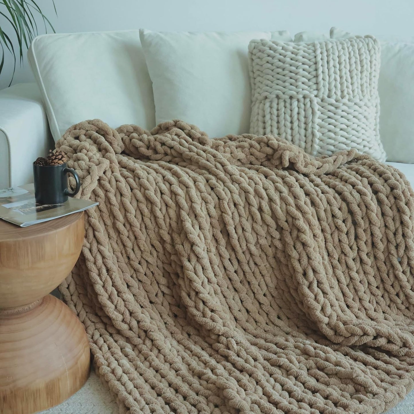 Maetoow Chenille Chunky Knit Blanket Throw (50×60 Inch), Handmade Warm & Cozy Blanket Couch, Bed, Home Decor, Soft Breathable Fleece Banket, Christmas Thick and Giant Yarn Throws, Khaki