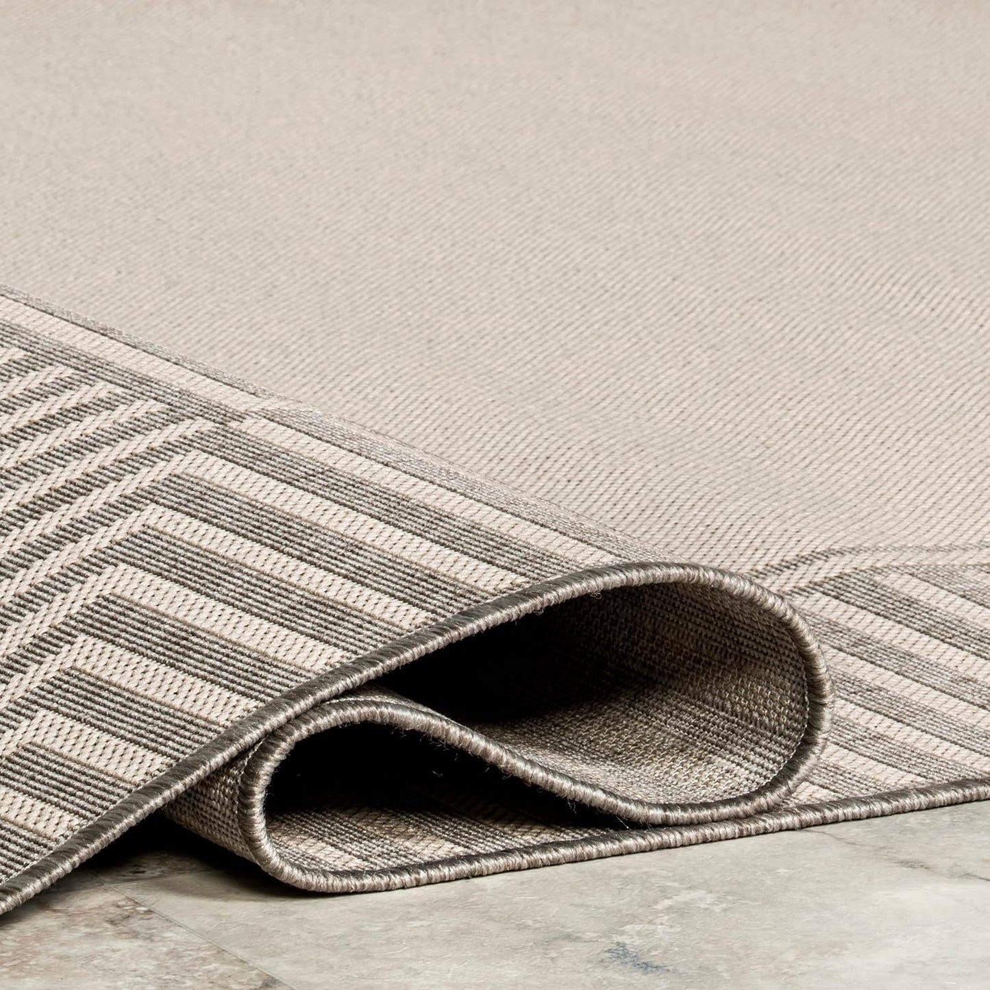 nuLOOM 2' x 8' Outdoor Area Rug, Casual Design with Striped Border, Stain Resistant, Highly Durable, for Patio, Balcony, Bedroom, Living Room, Dining Room, Bathroom, Light Grey