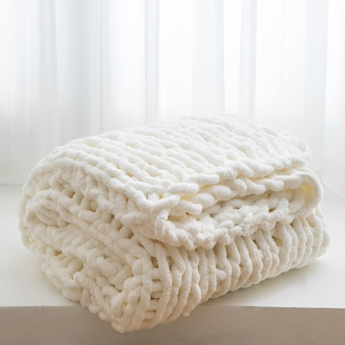WESHIONGOO Chunky Knit Throw Blanket 50"×60" Knitted Throw Blankets for Couch Bed Fluffy Soft Blanket with Jumbo Chenille Yarn Thick 100% Handmade (Cream White)