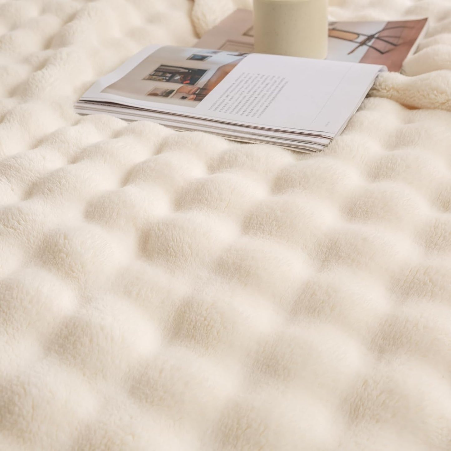 YUSOKI Luxury 3D Bubble Throw Blanket 2lb,All Ages,Home Decoration, (Ivory,50 * 60inches)