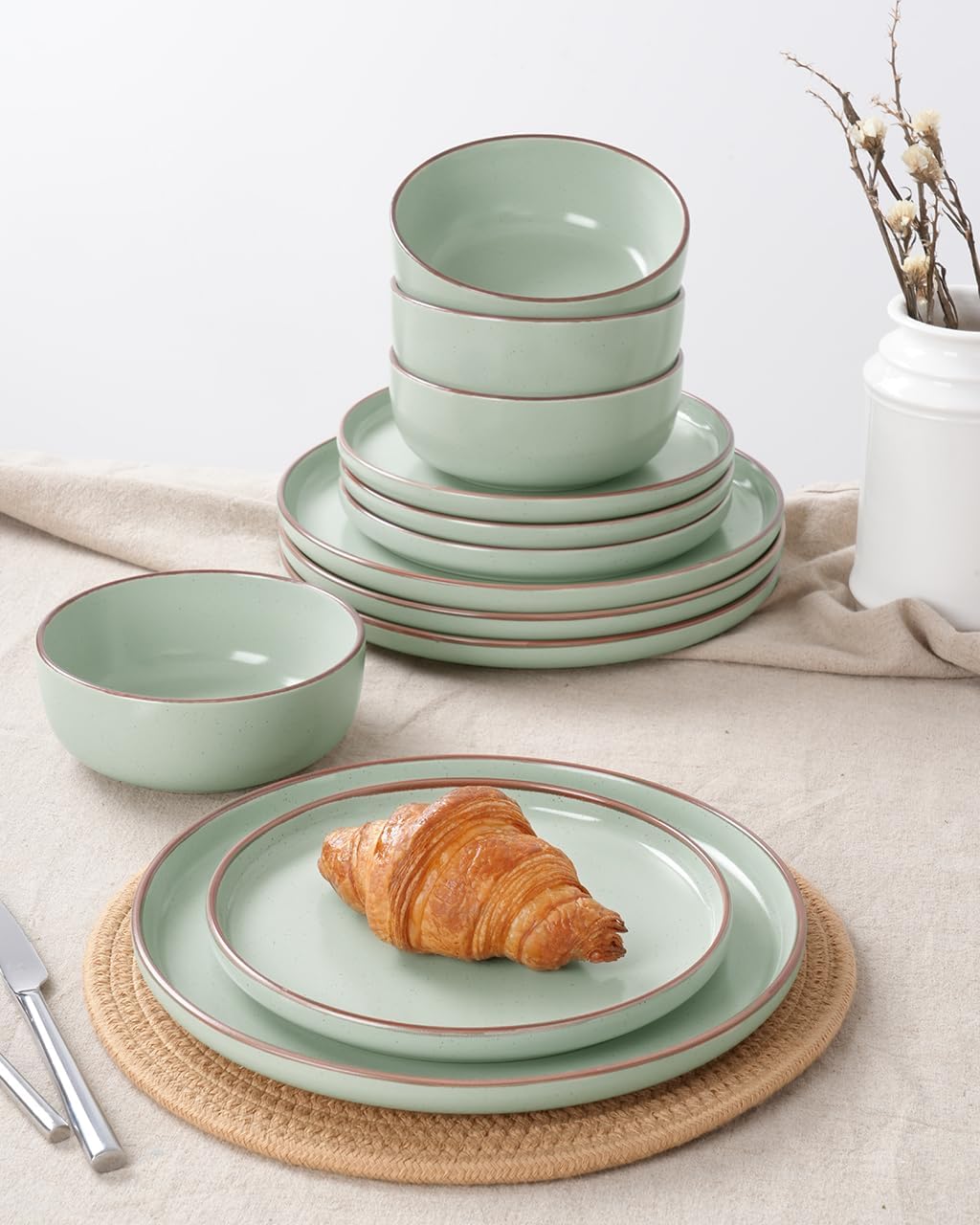 Famiware Mercury Plates and Bowls Sets, 18 Pieces Stoneware Dinnerware Sets, Dishes Set for 6, Microwave and Dishwasher Safe, Light Green