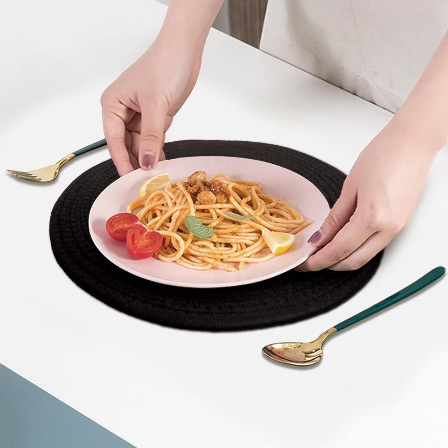 Round Placemats Set of 6, Cotton Rope Woven Table Mats, Hot Pads for Kitchen, Non Slip Heat Resistant Place Mats, 13 Inches Braided Placemat for Farmhouse Decor and Kitchen Table Decor (Black)