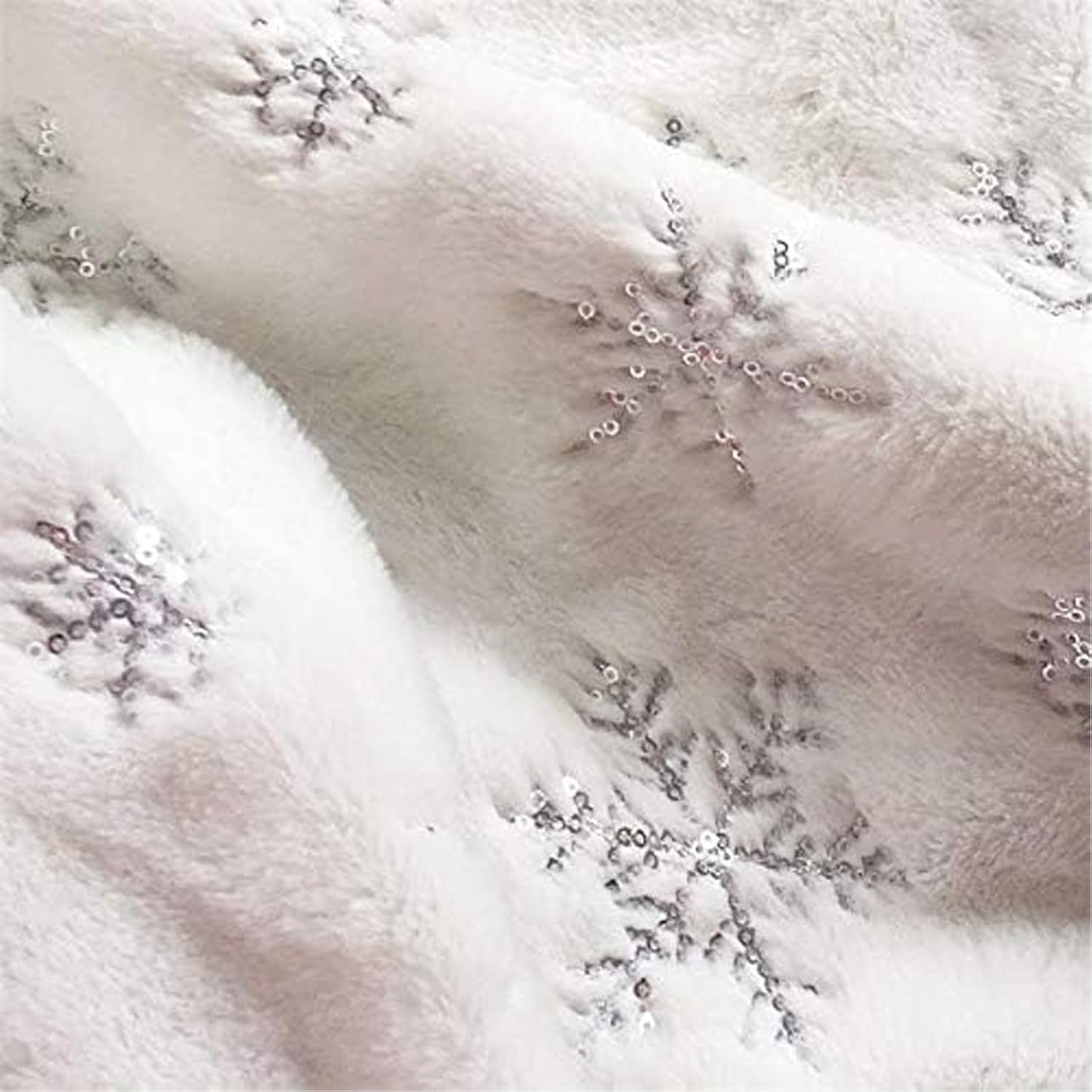 48inch White Christmas Tree Skirt Tree Carpet Blanket, Soft 4ft Xmas Christmas Tree Blanket with Silver Snowflake White Faux Fur Carpet for Christmas Holidays