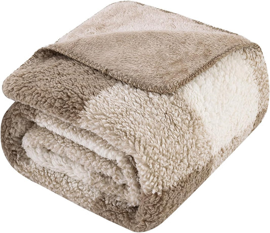 LURKA Checkered Sherpa Fleece Twin-Size Bed Blanket - Extra Thick and Warm Winter Soft Fuzzy Plush Blanket for Couches, Beds & Pets, Khaki, 60x80 Inches