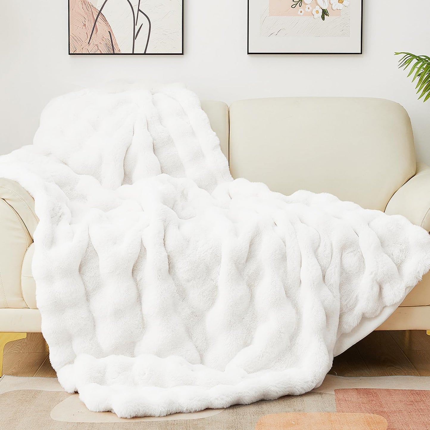 Latepis White Faux Fur Queen Blanket Cozy Bubble Soft Fuzzy Thick Living Room Blankets for Bed Sofa Bedroom Plush Fluffy Warm Blankets for All Seasons Luxury Throw Blanket 90x90 Inch, 860gsm