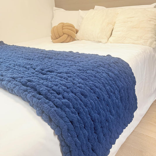 Chunky Knit Blanket Throw 40"x60", Chenille Throw Blankets, Handmade Warm & Cozy Blanket Couch Bed Home Decor, Soft Breathable Fleece Banket, Christmas for Couch Bed Sofa Best Gift (Navy Blue)