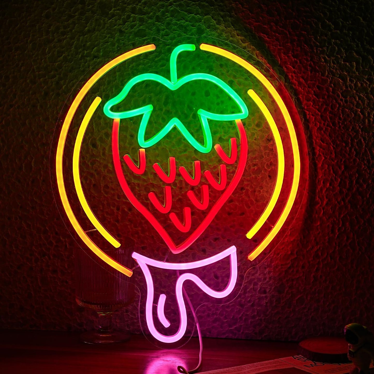Strawberry Neon Sign USB Powered Sweet Fruit Led Light Up Sign Dimmable Funny Neon Light Wall Decoration for Home Kitchen Fruit Market Dessert Shop Farmhouse Restaurants