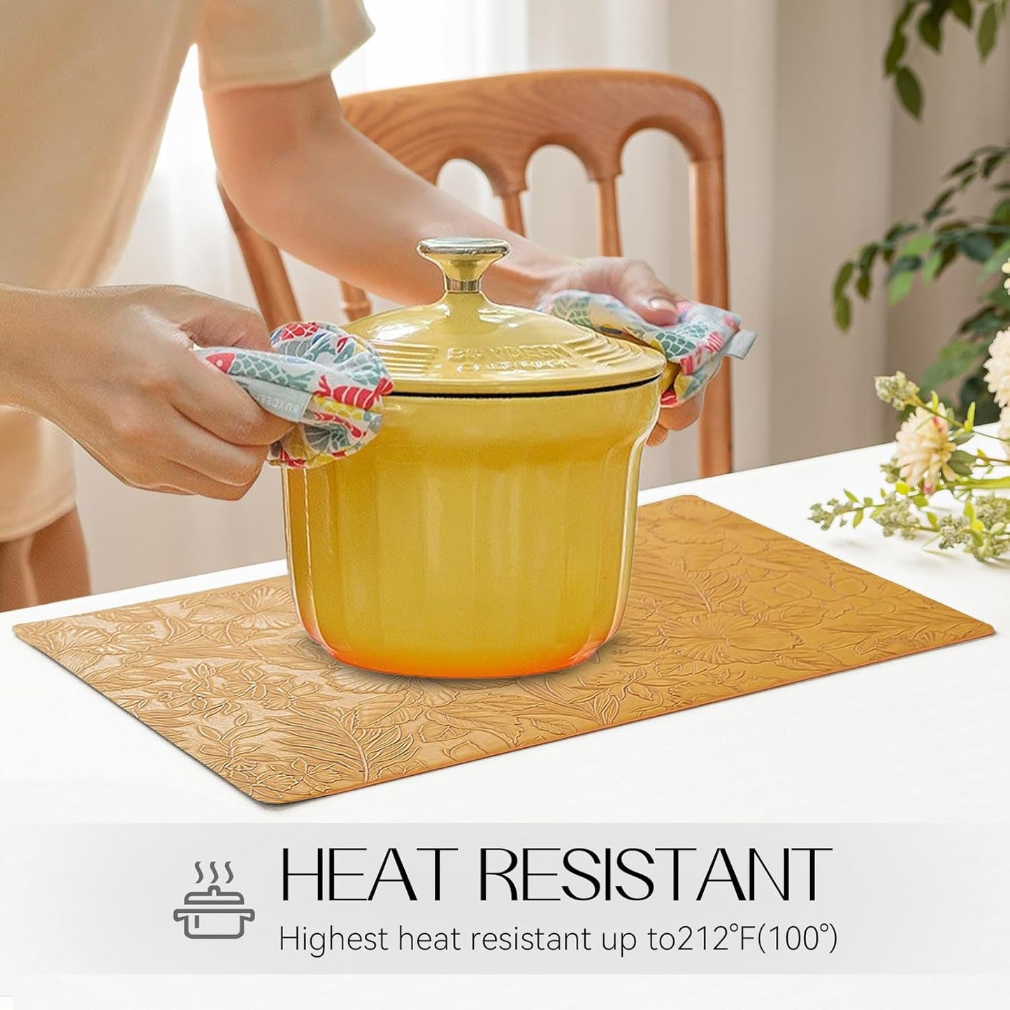 Romanstile Vinyl Placemats Set of 6-12 X 18 Inch - Heat Resistant Non-Slip Embossed Floral Place Mats 100% Waterproof Oilproof Wipeable Faux Leather Table Mats for Kitchen/Dining/Party, Gold