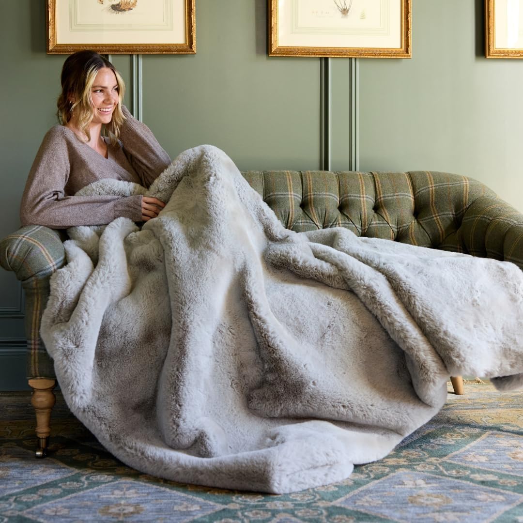 Nuzzie SnuggleLuxe Blanket - Earl Grey (60"x80")