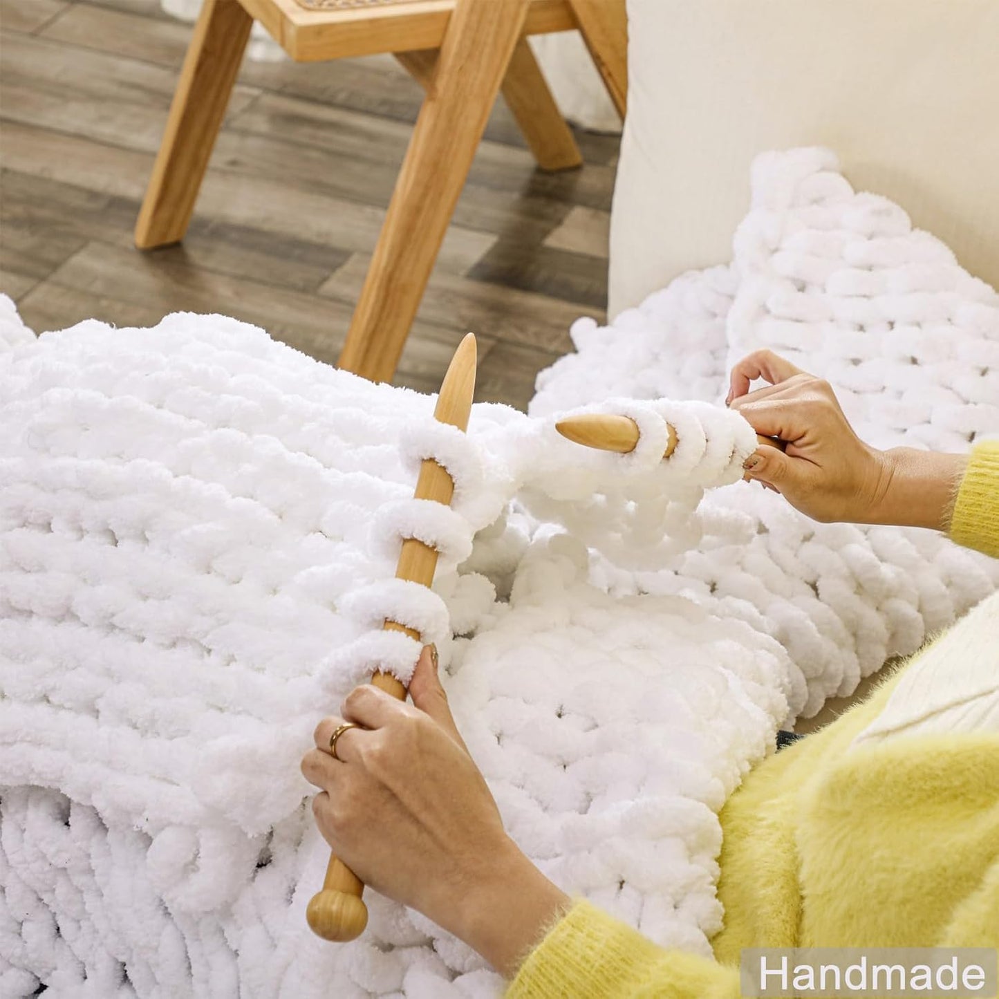 WESHIONGOO Chunky Knit Blanket Throw 40"×40" Knitted Throw Blankets for Couch Bed Fluffy Soft Blanket with Jumbo Chenille Yarn Thick 100% Handmade (White)