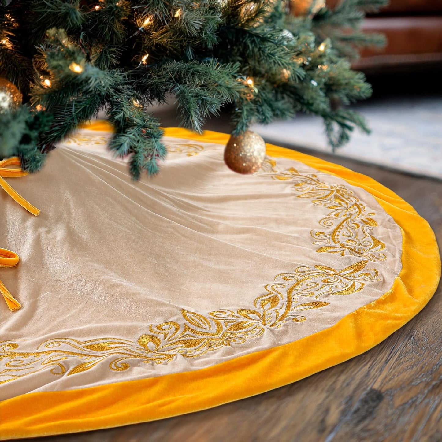 Luxury Velvet Christmas Tree Skirt 48 Inch Gold Victoria Embroidery Vintage Sparking Holly Tree Skirt for Holiday Party Rustic Xmas Decorations Home(White)