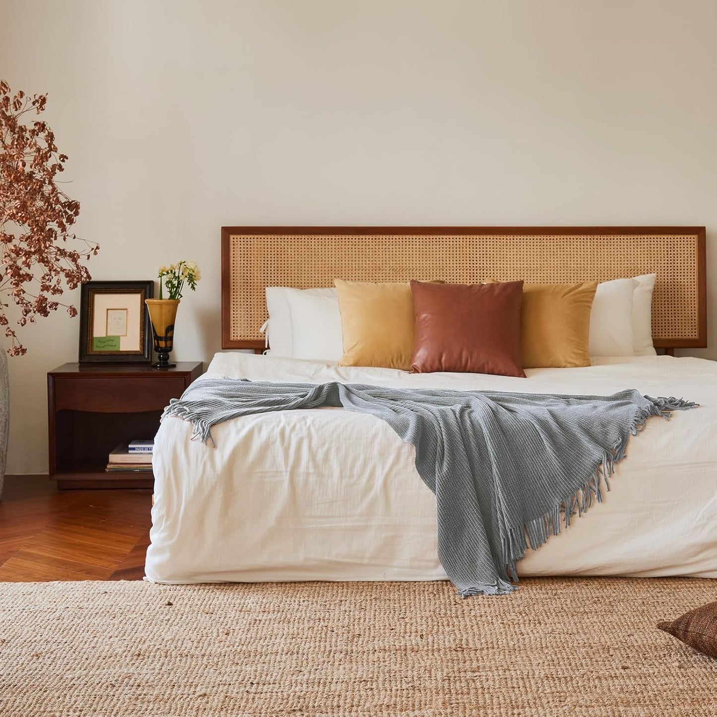 lifein Throw Blanket for Couch, Soft Boho Decor Bed Throw,Cozy Grey Knitted Chenille Small Farmhouse Lightweight Throw for Spring(Light Grey,50 * 60")