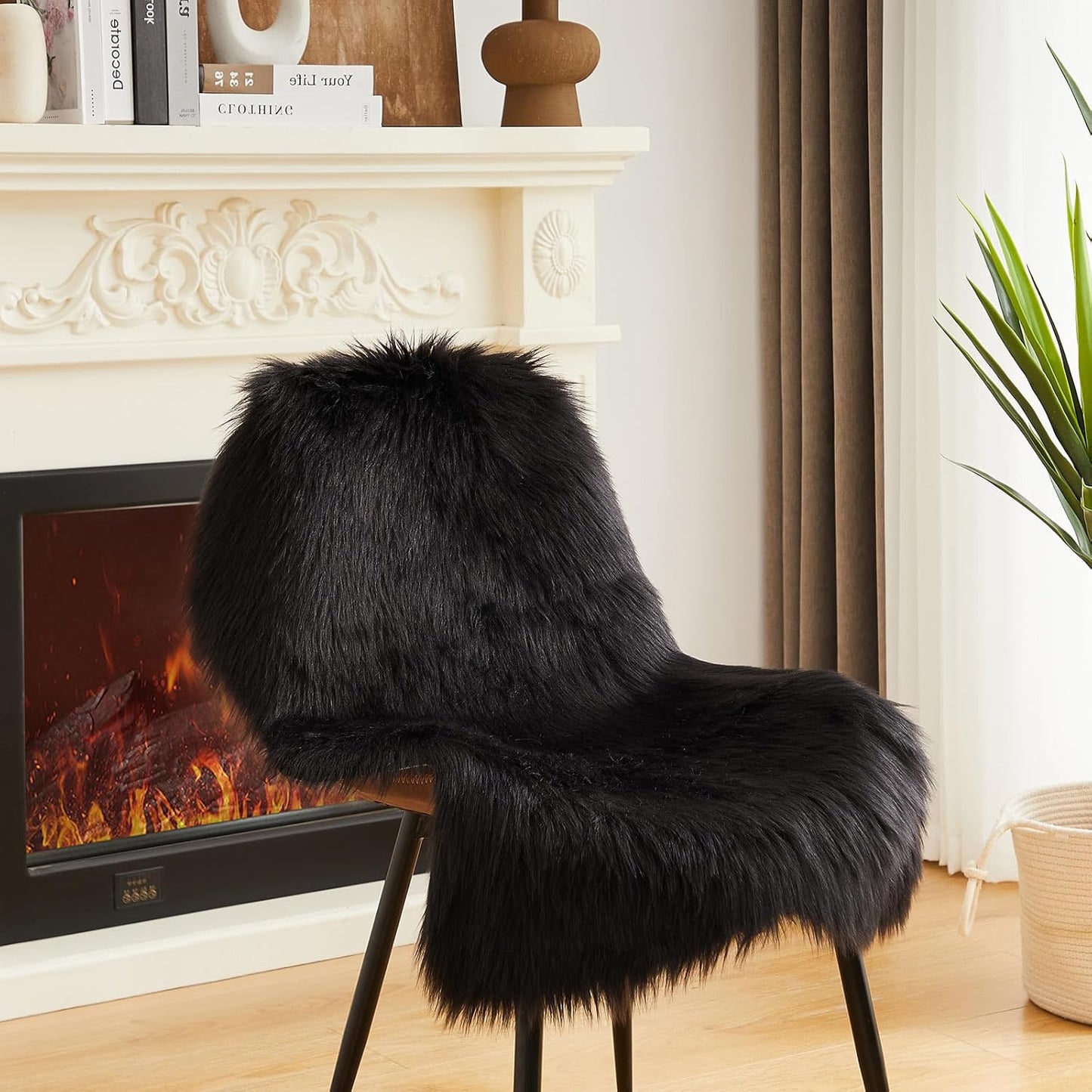 AMTOVO Faux Fur Rug, Black Small Area Rug, Fluffy Sheepskin Rug, Fuzzy Ultra Soft 2 x 3 ft Shag Rugs for Bedroom Sofa Throw Cushion Room Decor, Sheepskin