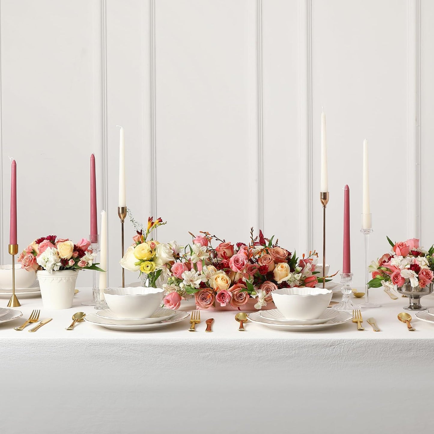 Christian Siriano Zinnia Porcelain Dinnerware Set, 12-Piece Plates and Bowls Set, White and Gold Dish Set for 4, Scalloped Edge, Hand Wash Only