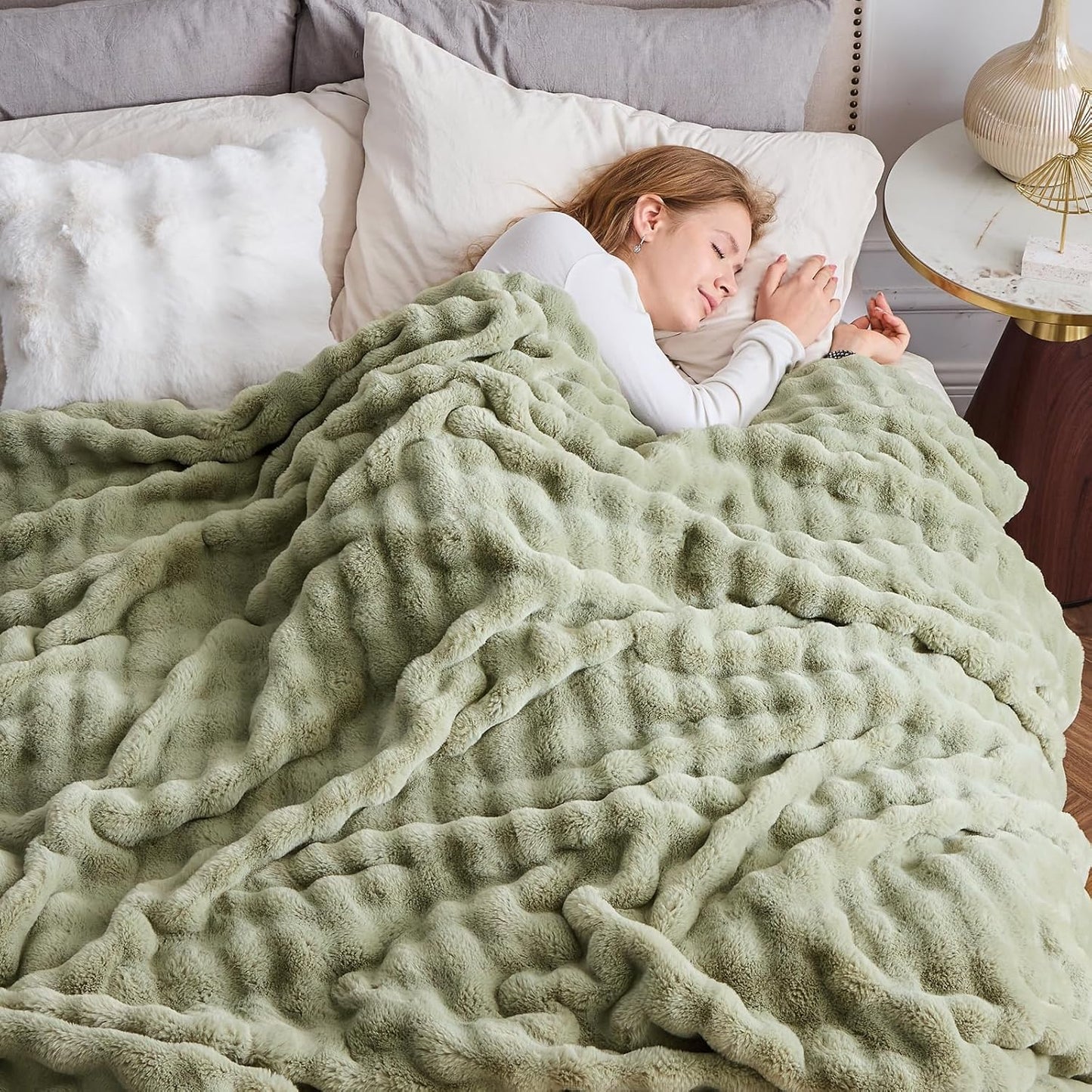 NEWCOSPLAY Faux Fur Throw Blanket Sage Green Bubble Blanket Thick Warm Soft for Couch Sofa Bed 550GSM (Sage Green, Throw(50"x60"))