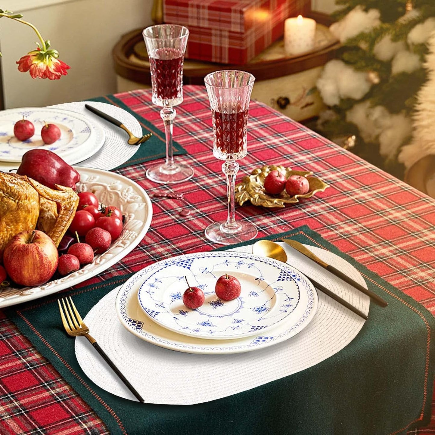 AHHFSMEI Placemats Set of 4 for Dining Table Washable Woven Vinyl Non-Slip 18x12 inches Placemat Heat-Resistant Durable Table Mats for Dining Table Easy to Clean (Oval White, 4)