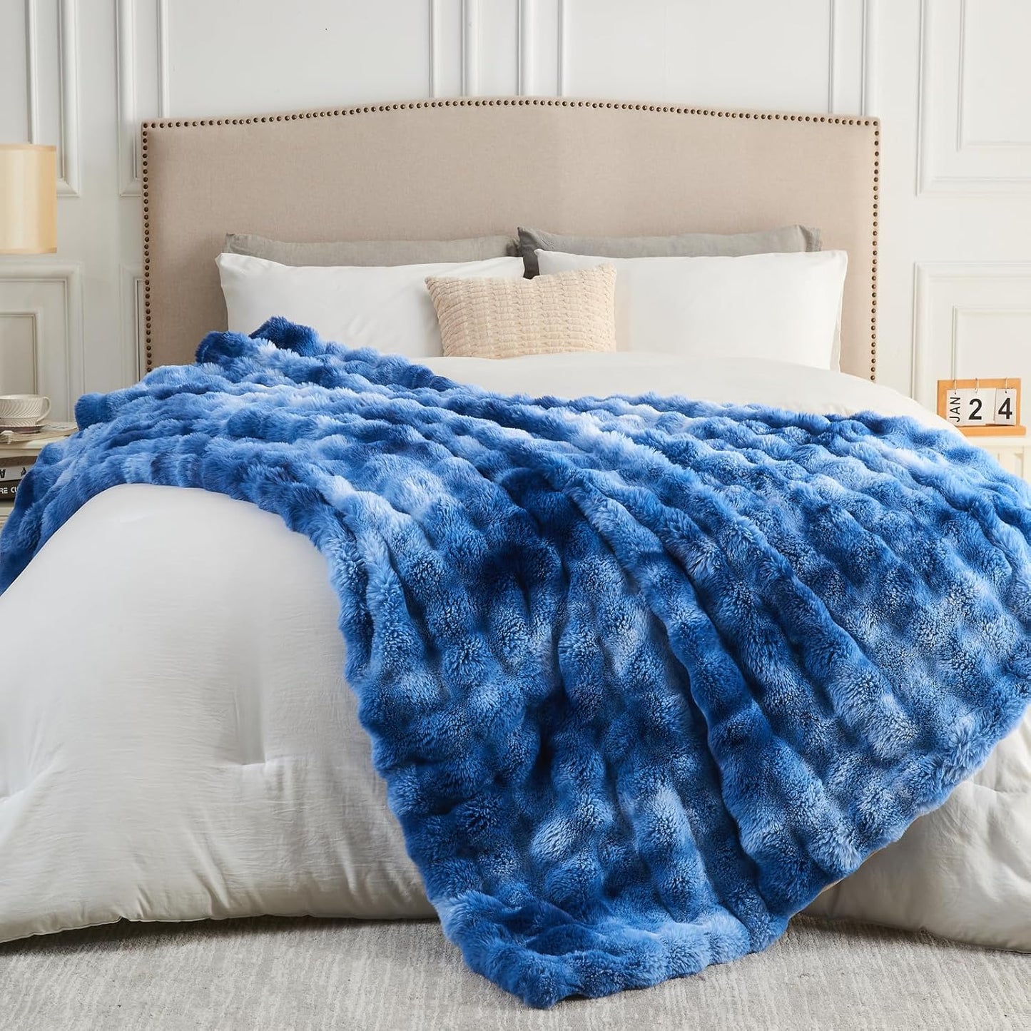 NEWCOSPLAY Faux Fur Twin Blanket Indigo Luxury Fluffy Thick Warm Bubble Blanket for Couch Sofa Bed 700GSM (Indigo, Twin(60"x80"))