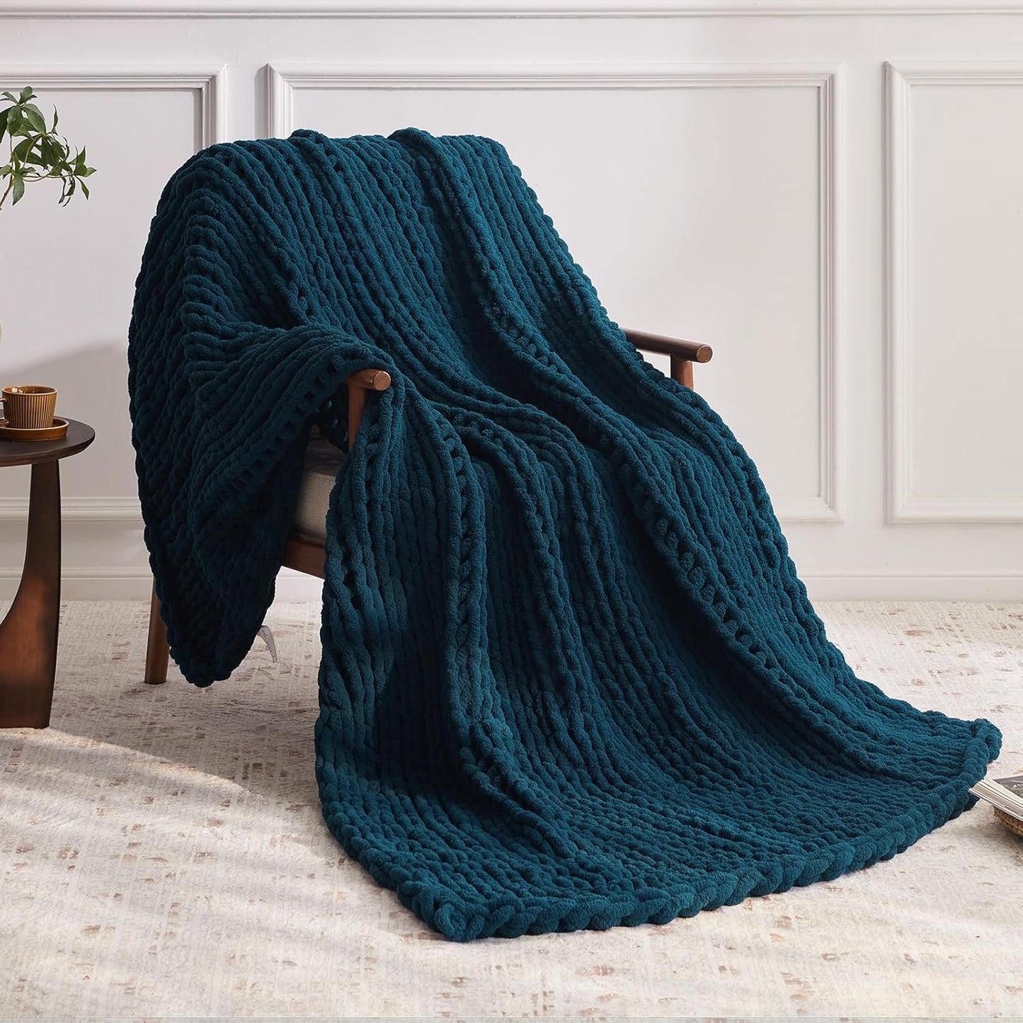 Chunky Knit Throw Blanket, 40''*50'' Knitted Throw Chenille Yarn for Bed Couch, Handmade Peacock Blue Crochet Big Thick Blanket, Machine Washable Cute Comfy Blanket for Home Decor