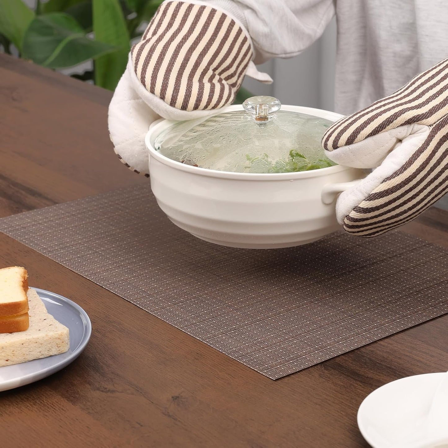 Myir JUN Placemats Set of 8, Vinyl Woven Placemats Place Mats Indoor Set of 8 Washable Table Mats Non-Slip Place mats for Dining Table (Coffee, Set of 8)