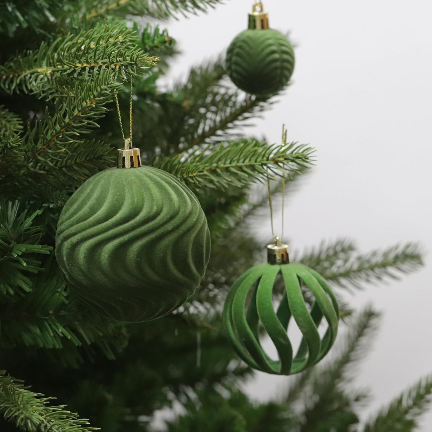 Senjie 2025 Velvet Christmas Ornaments Sets for Christmas,63pcs Xmas Tree Bulk Flocked Shatterproof Christmas Ornaments Balls Decoration Avocado Green