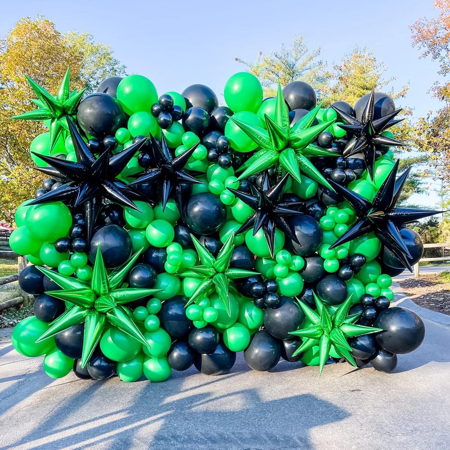 130pcs Green Balloons Different Sizes 18" 12" 10" 5" Party Latex Balloons for Birthday Dinosaur Baby Shower St. Patrick's Day Summer Jungle Forest Safari Party Decorations