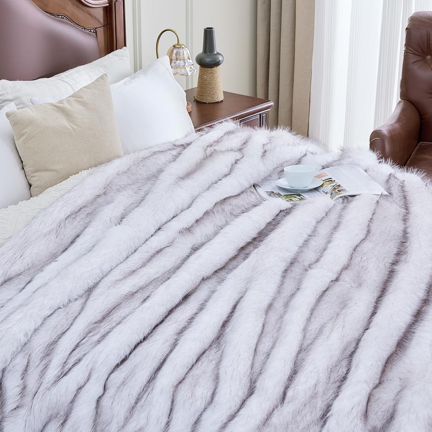 Fluffy Faux Fur Throw Blanket – Super Soft Warm Thick Plush Blanket for Bed, Couch & Office, Cozy Fuzzy Throw with Flannel Backing,50"x60", White