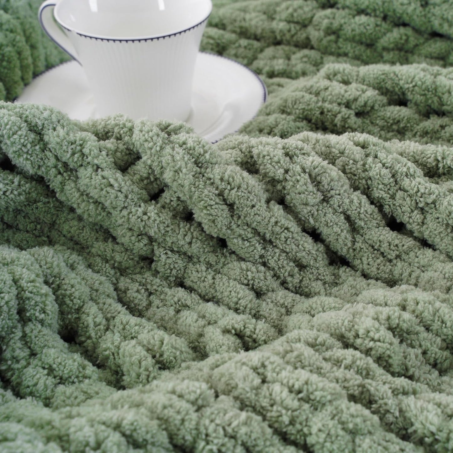 Battilo Chunky Knit Throw Blanket, Soft and Thick Chenille Throw Blanket, 50"x60" Handmade Cable Knit Crochet Blanket, Large Rope Knot Throw Blankets for Couch Sofa Bed Home Decor, Light Green