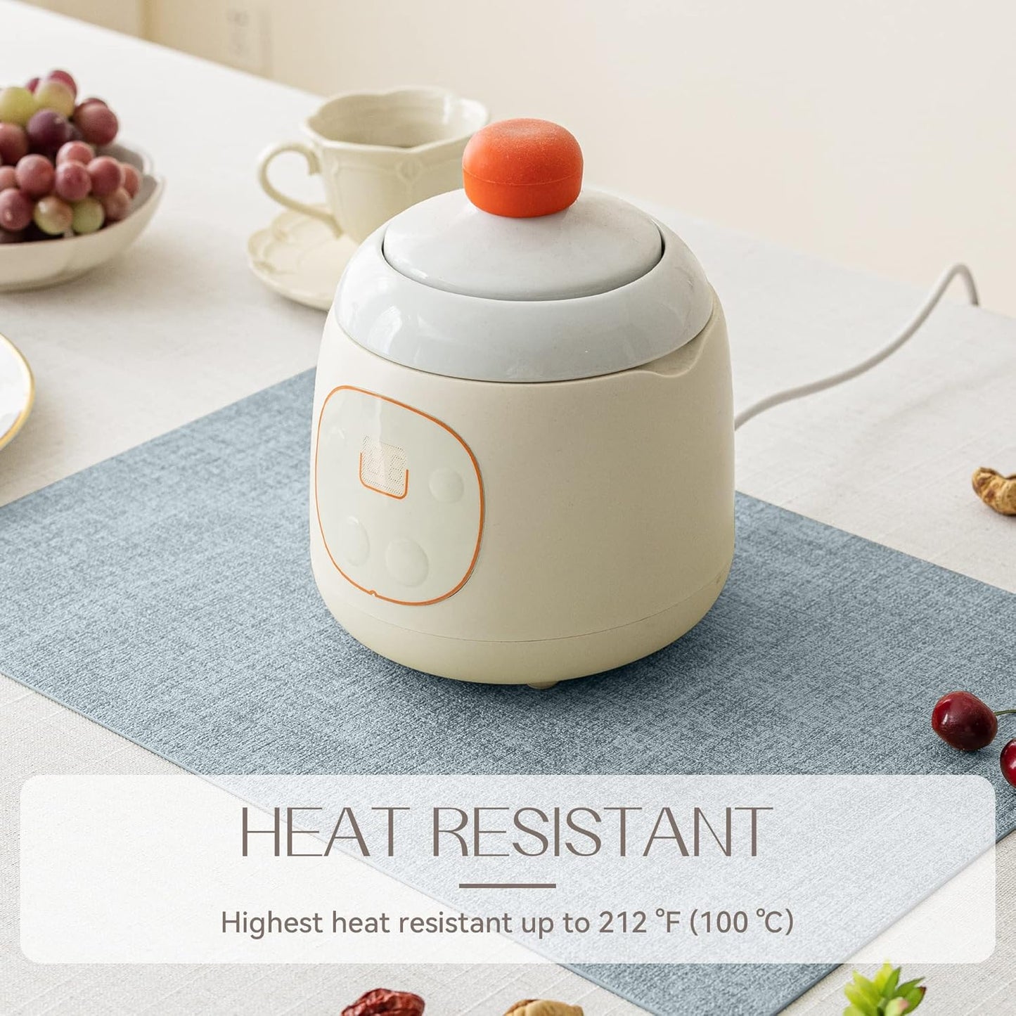 Romanstile Vinyl Placemats Set of 4-12 X 18 Inch - Heat Resistant Place Mats 100% Waterproof Oilproof Wipeable Reversible Faux Leather Table Mats for Kitchen/Dining/Party/Outdoor, Sky Blue