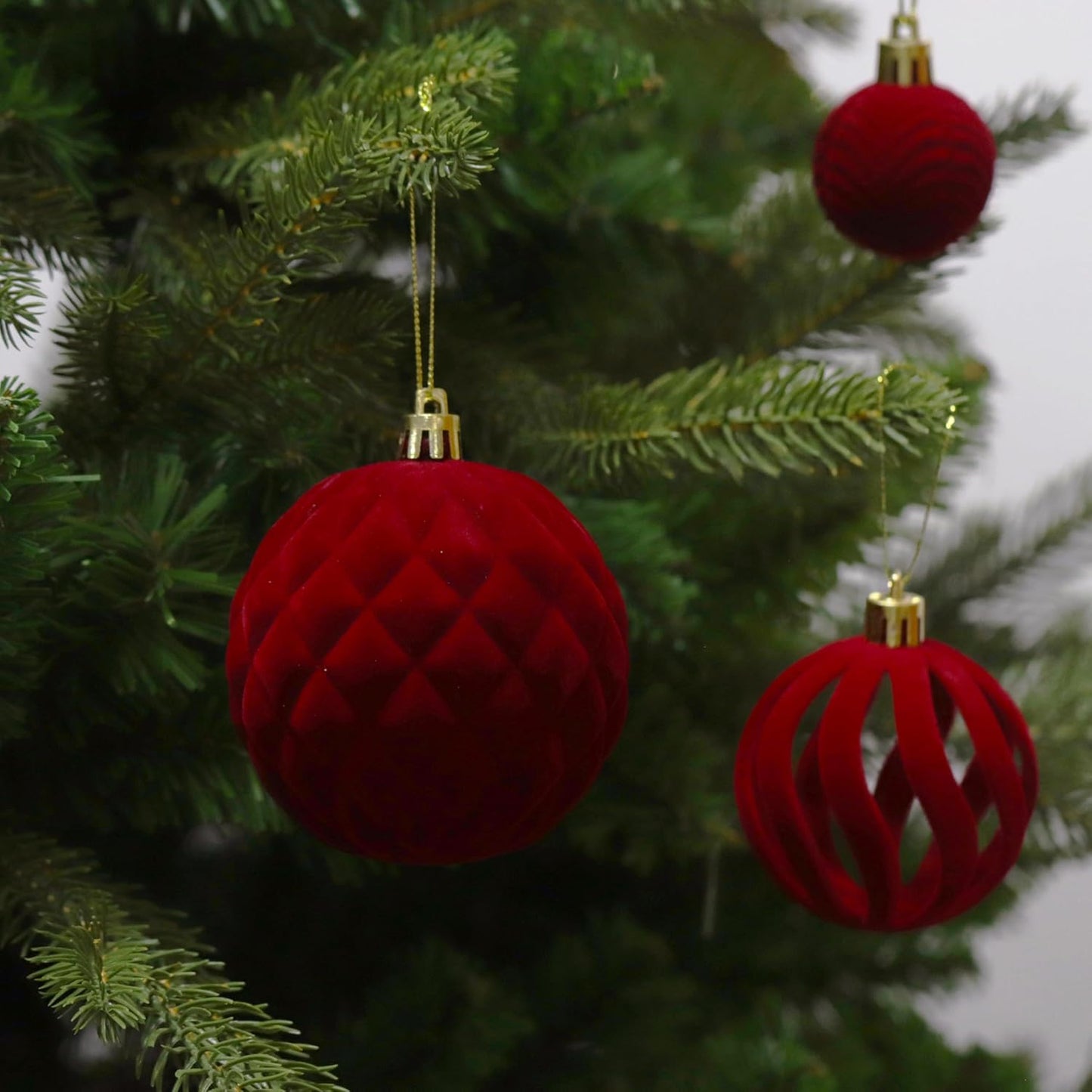 Senjie 63 PCS Velvet Ornaments Balls Sets for Christmas Tree Bulk Red Flocked Christmas Balls Assortment for Xmas Tree Holiday Decor