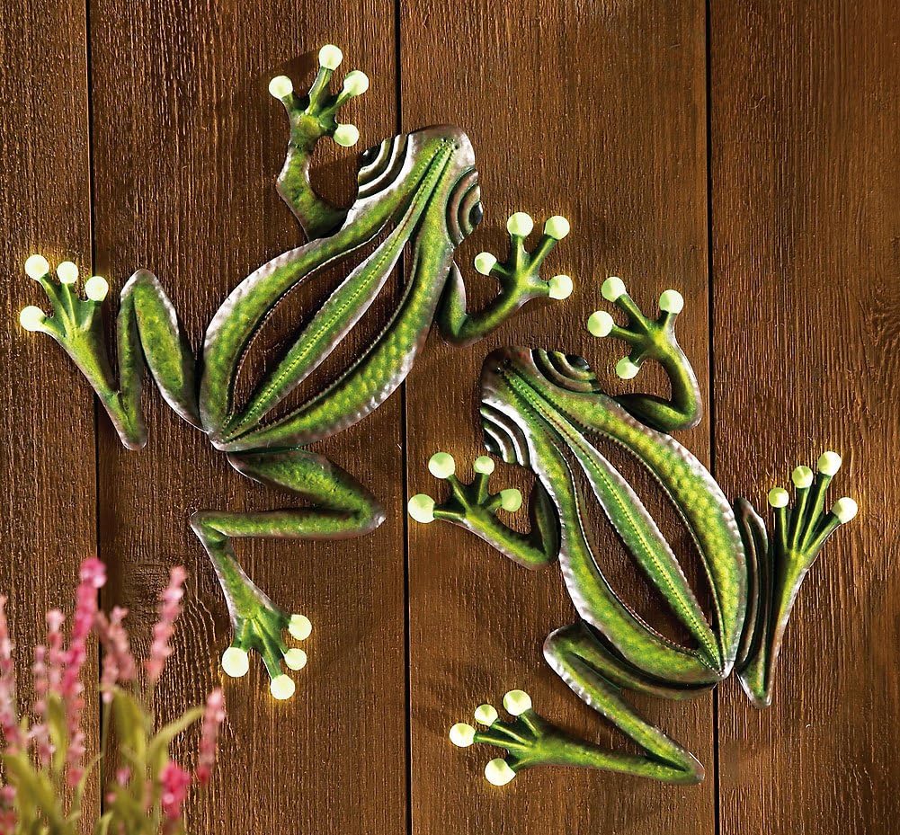 Collections Etc Glow in The Dark Hanging Frogs Wall Fence Tree Decor - Set of 2, Green
