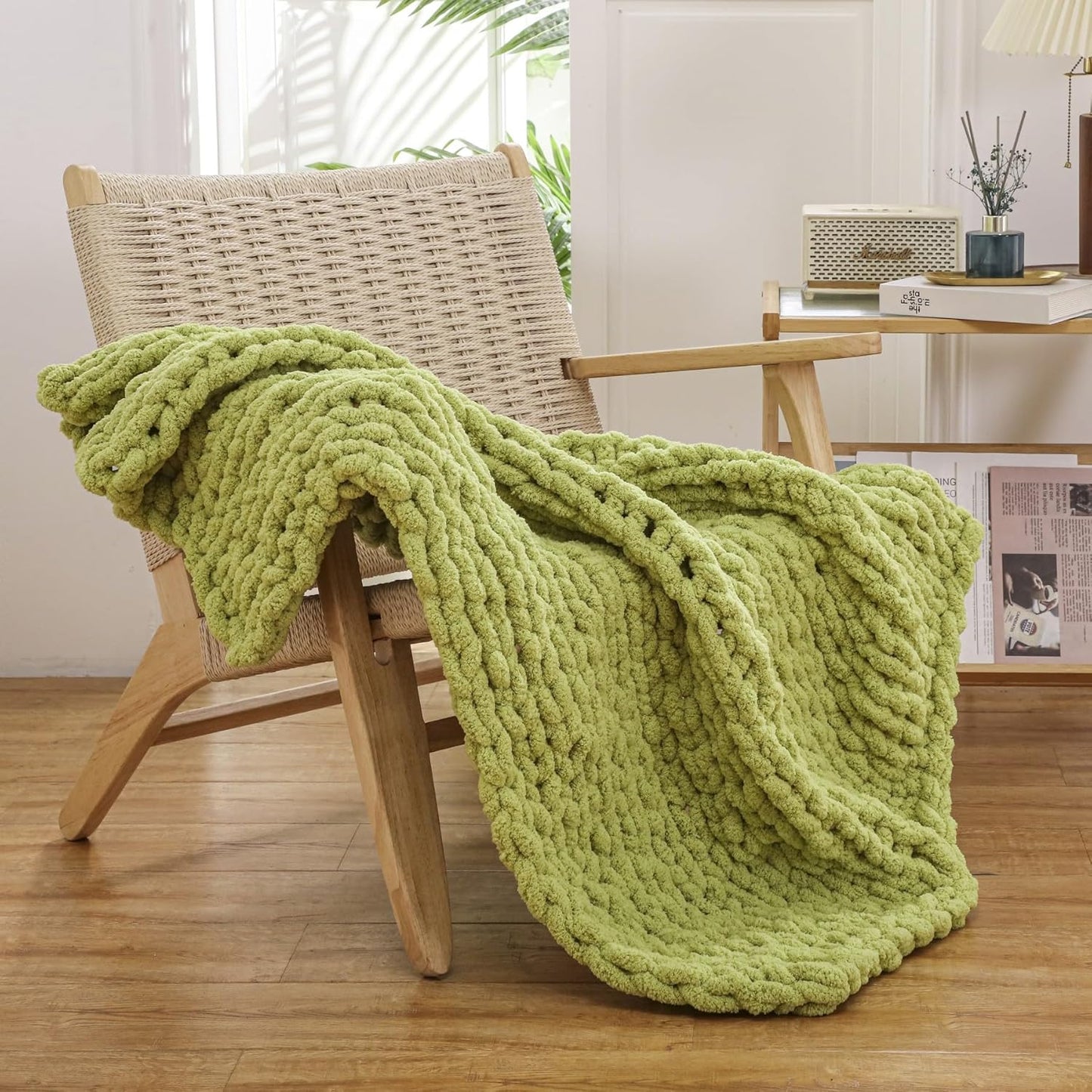 WESHIONGOO Chunky Knit Blanket Throw Knitted Throw Blankets for Couch Bed Fluffy Soft Blanket with Jumbo Chenille Yarn Thick 100% Handmade (Lime Green, 40"×40")