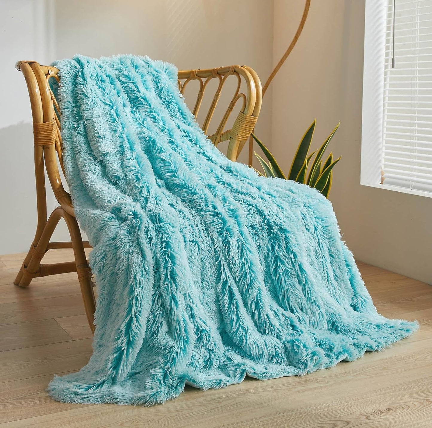 XeGe Plush Faux Fur Throw, Aqua Comfy 50x60 Fuzzy Blanket, Luxury Boho Lightweight Couch Throw, Autumn Ultra Soft Fluffy Shaggy Lap Blanket for Couch Bed Sofa Chair Ombre Aqua Green
