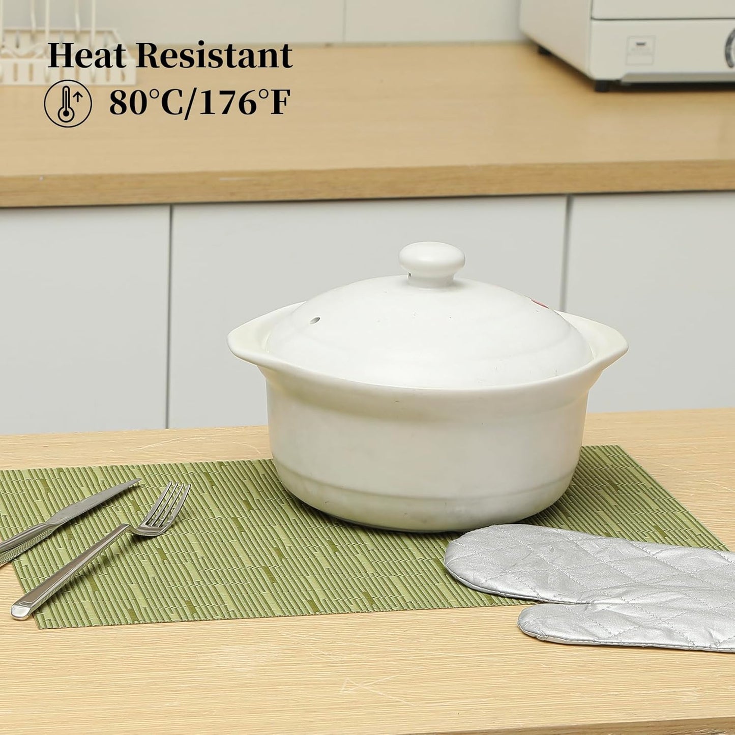 Leetaltree Pea Green Placemats Set of 6 - Heat Resistant Non-Slip Place mats for Dining Table, Washable Durable PVC Vinyl Woven Table Mats（Pea Green, 6）