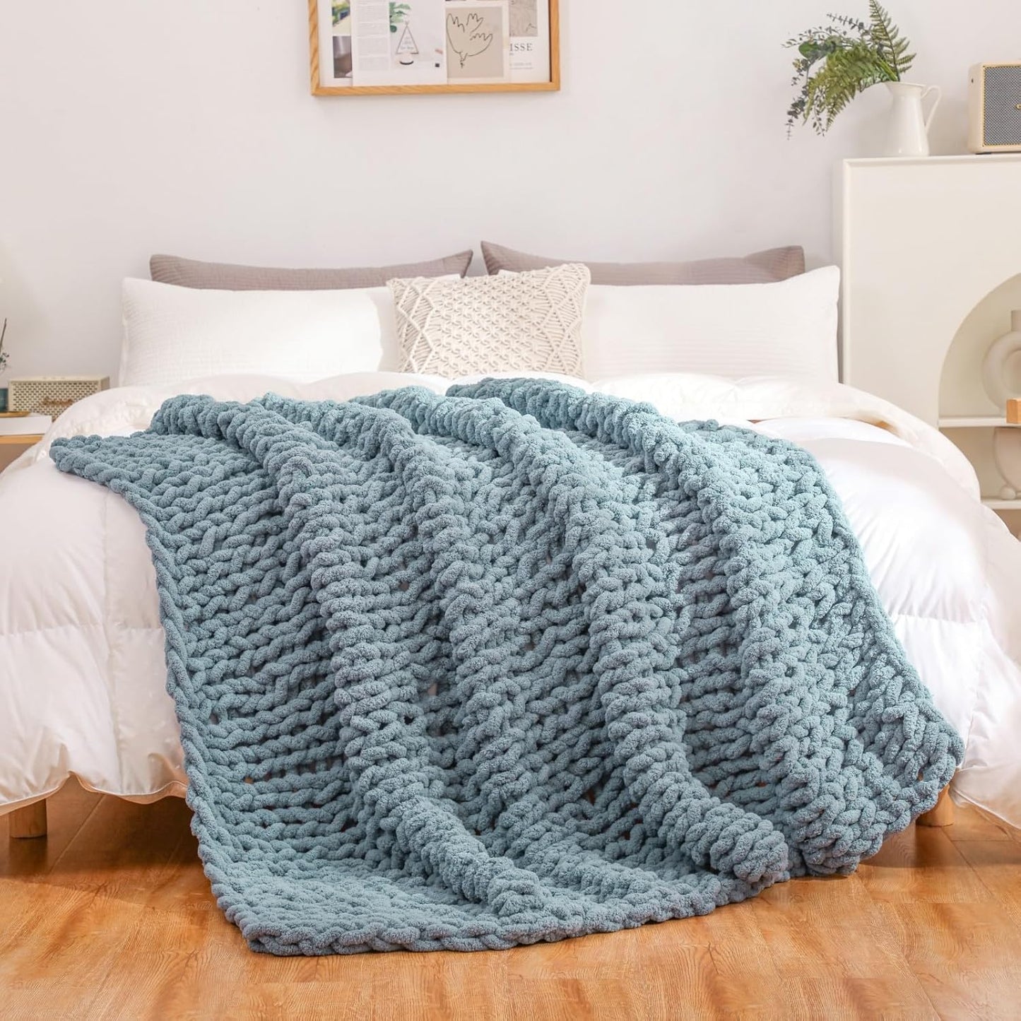 WESHIONGOO Chunky Knit Blanket Throw 50"×60" Knitted Throw Blankets for Couch Bed Fluffy Soft Blanket with Jumbo Chenille Yarn Thick 100% Handmade(Dusty Blue)
