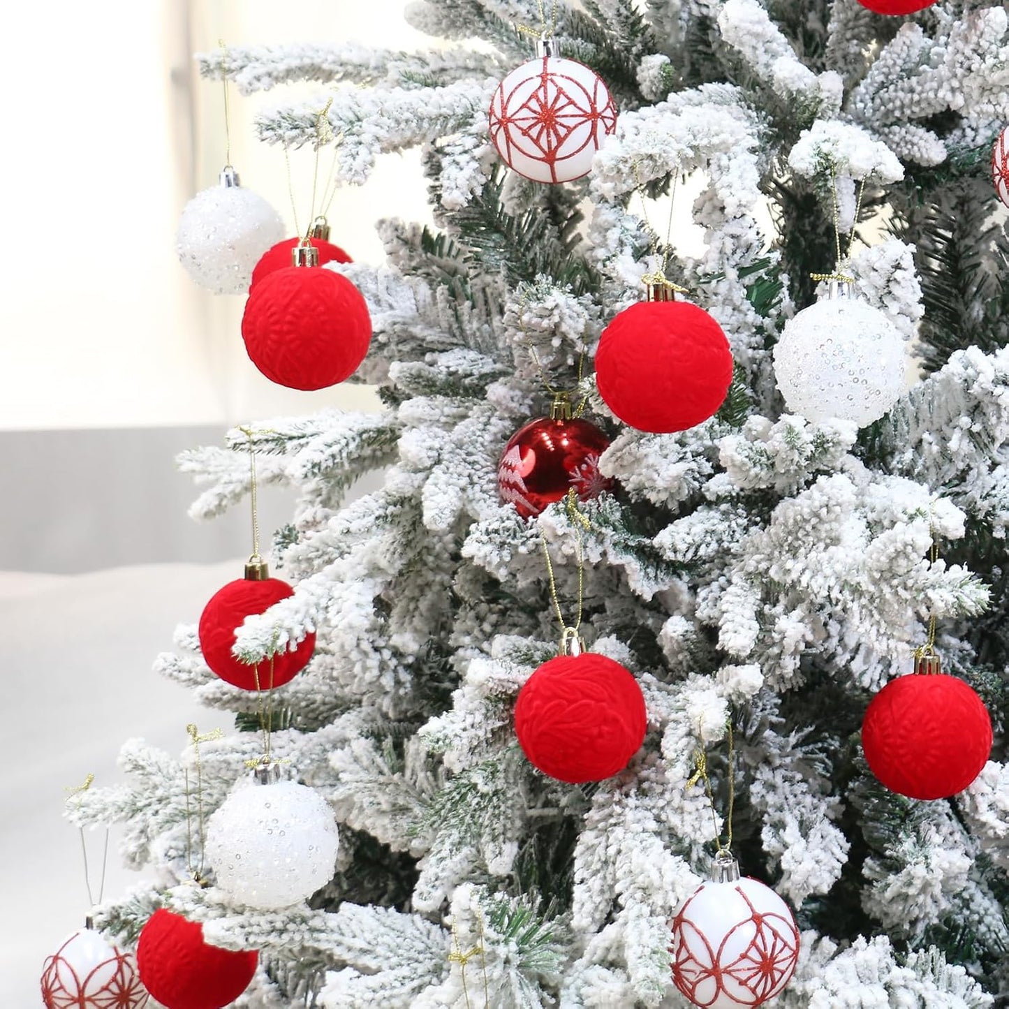 2.36In Velvet Christmas Ball Ornaments, 25PCS Red/White Flocked Christmas Tree Hanging Decorations, for Home Holiday Wedding Indoor Xmas Party Decor.