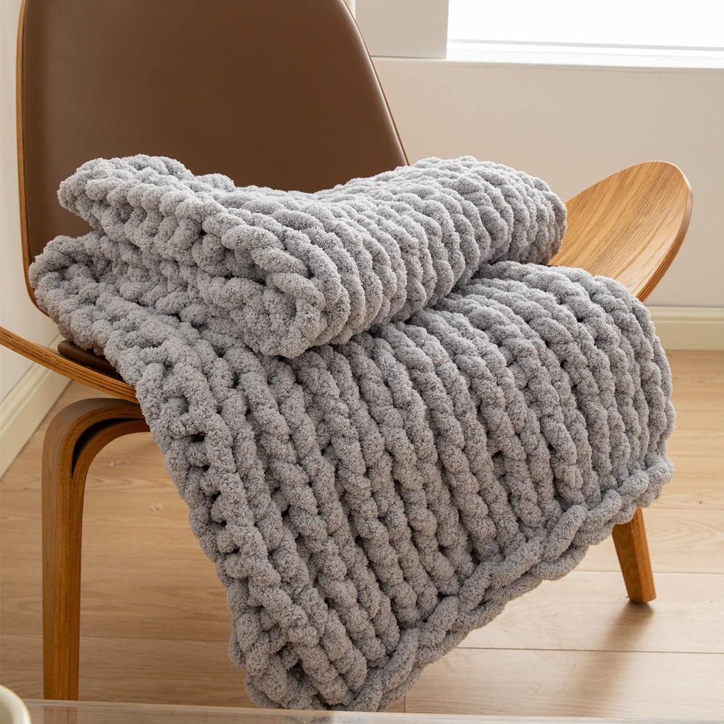 WESHIONGOO Chunky Knit Blanket Throw 40"×40" Knitted Throw Blankets for Couch Bed Fluffy Soft Blanket with Jumbo Chenille Yarn Thick 100% Handmade (Light Grey)