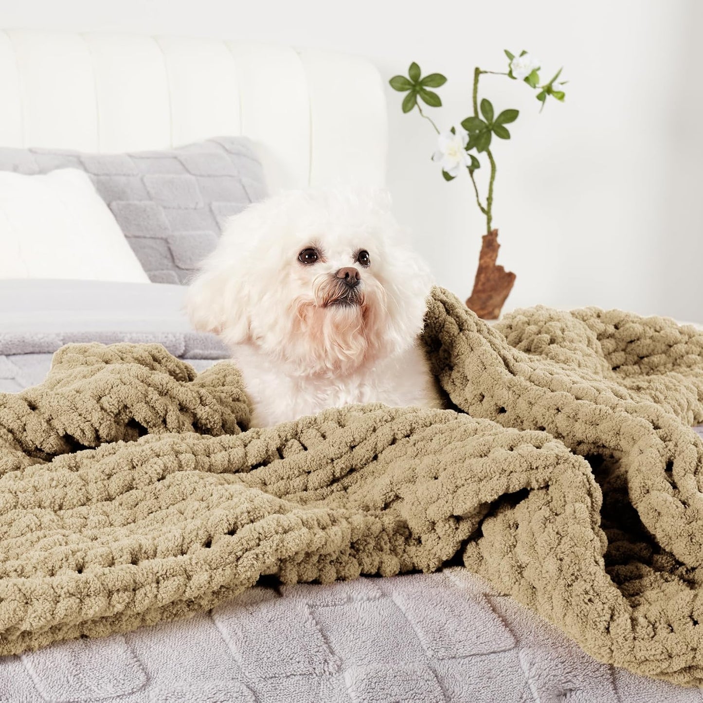 Amélie Home Chunky Knit Throw Blanket for Couch, Soft Chenille Crochet Blanket for Sofa, 50"x60", Beige