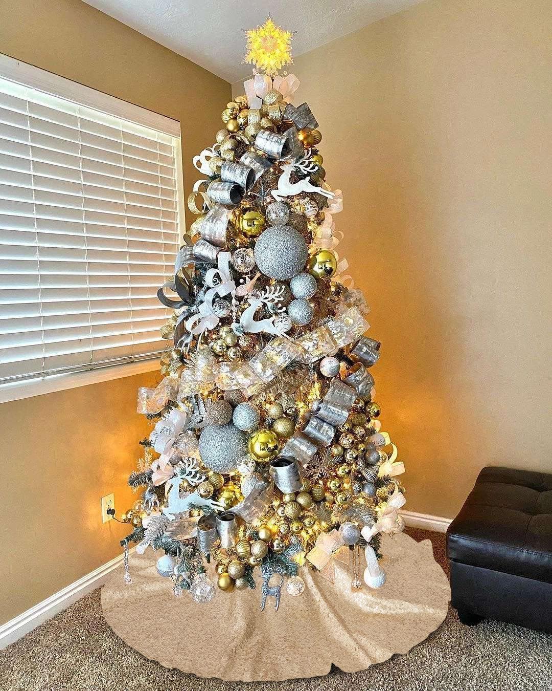 36 Inches Christmas Tree Skirt Champagne Gold Tree Skirt Sequin Glitter Tree Skirt for 4ft Tree Christmas Decoration