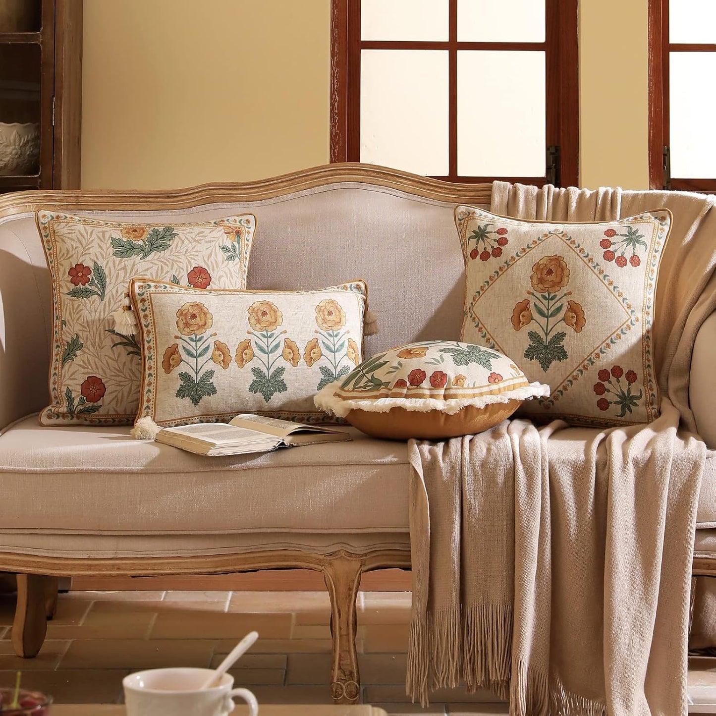 patdrea Designer Pack of 4 Throw Pillow Covers,Beige Vintage French Soft Linen Pillows Cover with Daisy Floral Pattern,Vintage Square Farmhouse Decorative Pillowcase for Couch,Bed,Living Room