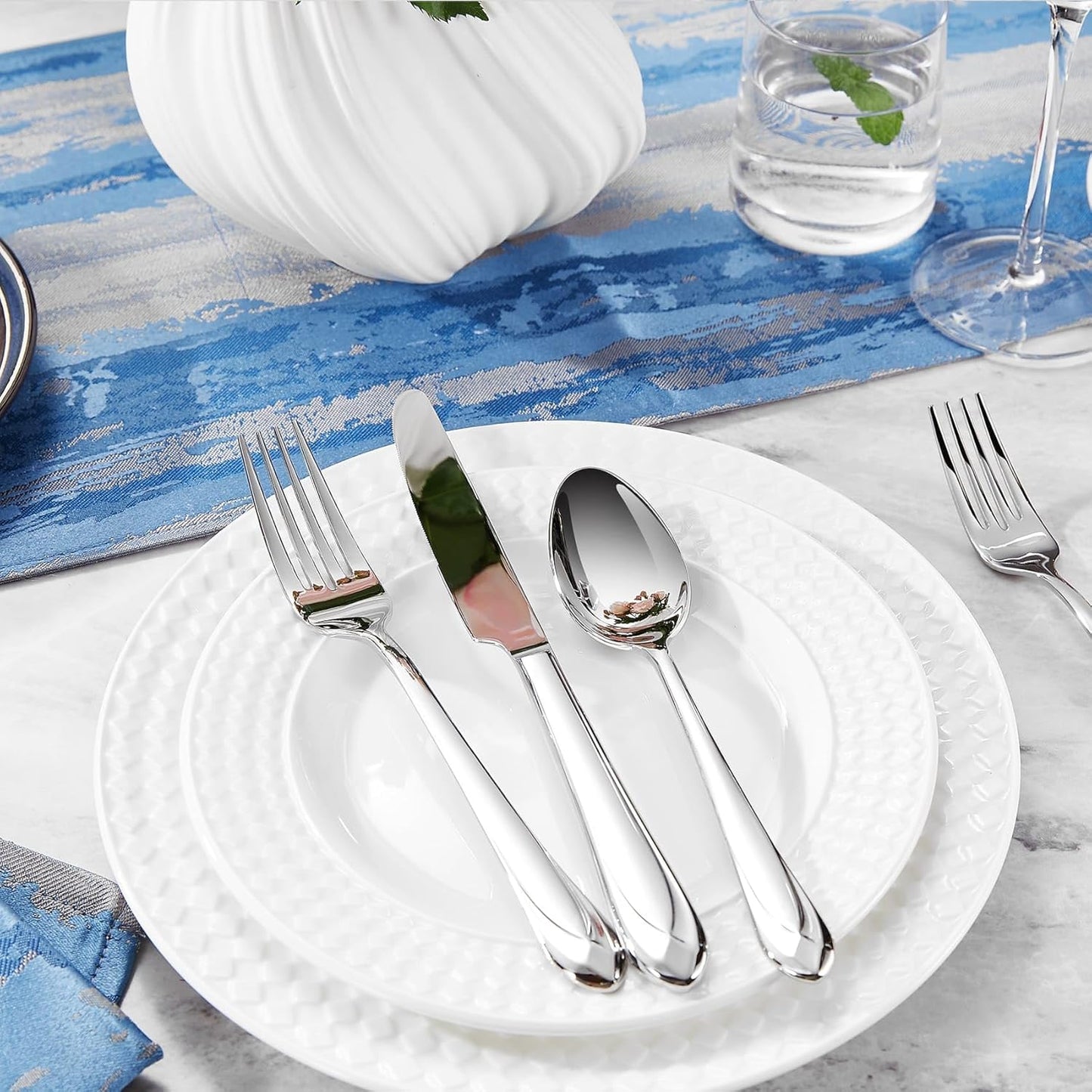 KEAWELL Premium Astra Flatware Set, 20-Piece Service for 4 Mirror-Finished 18/10 Stainless Steel Silverware, Modern Cutlery Dishwasher Safe for Meals and Gatherings (20, Silver)