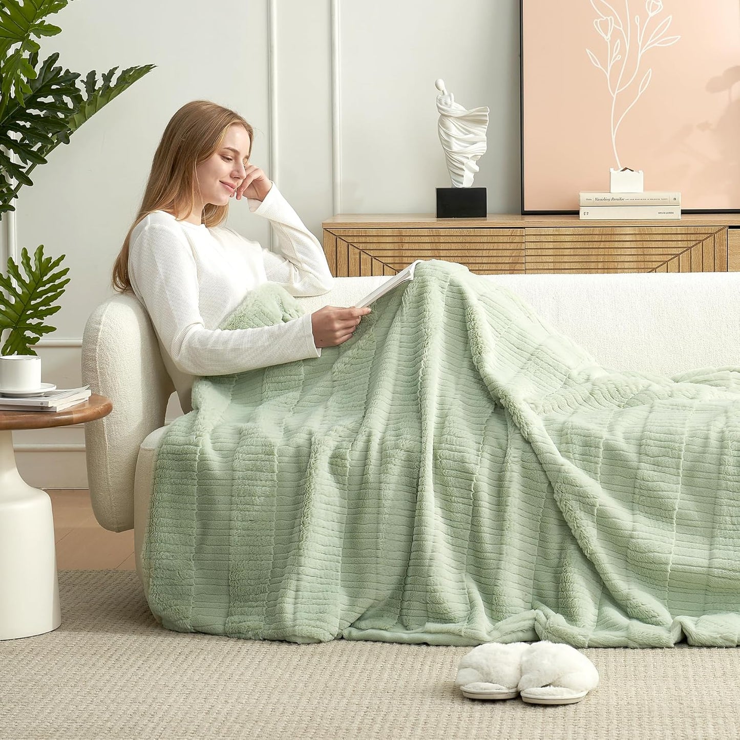 Amélie Home Luxury Striped Faux Fur Throw Blanket for Couch, Embossed Split Fur Cozy Fuzzy Fluffy Luxurious Soft Plush Sofa Chair Bed Gift Blankets for Women Men Wife Friend, 60"x80", Sage Green