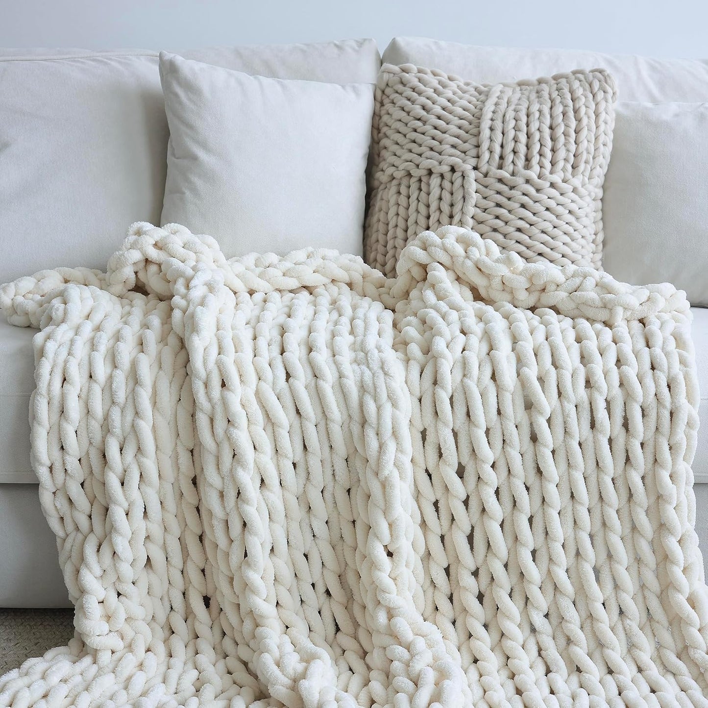 Maetoow Chenille Chunky Knit Blanket Throw （82×86 Inch）, Handmade Warm & Cozy Blanket Couch, Bed, Home Decor, Soft Breathable Fleece Banket, Christmas Thick and Giant Yarn Throws, Cream