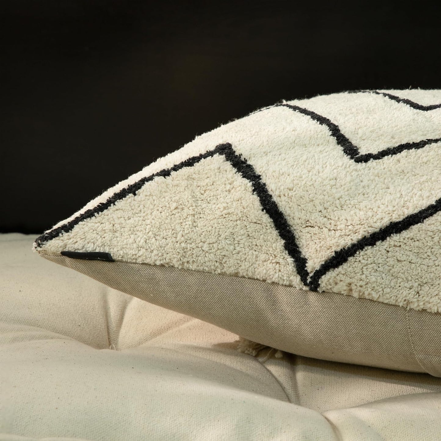 Tufted Boho Pillow Covers 18X18 Inch Throw Pillow Covers Decorative Cushion Cover Exquisitely Crafted with Hand-Finished Tuft Farmhouse Pillow Case for Couch Sofa Bed Living Room Bedroom